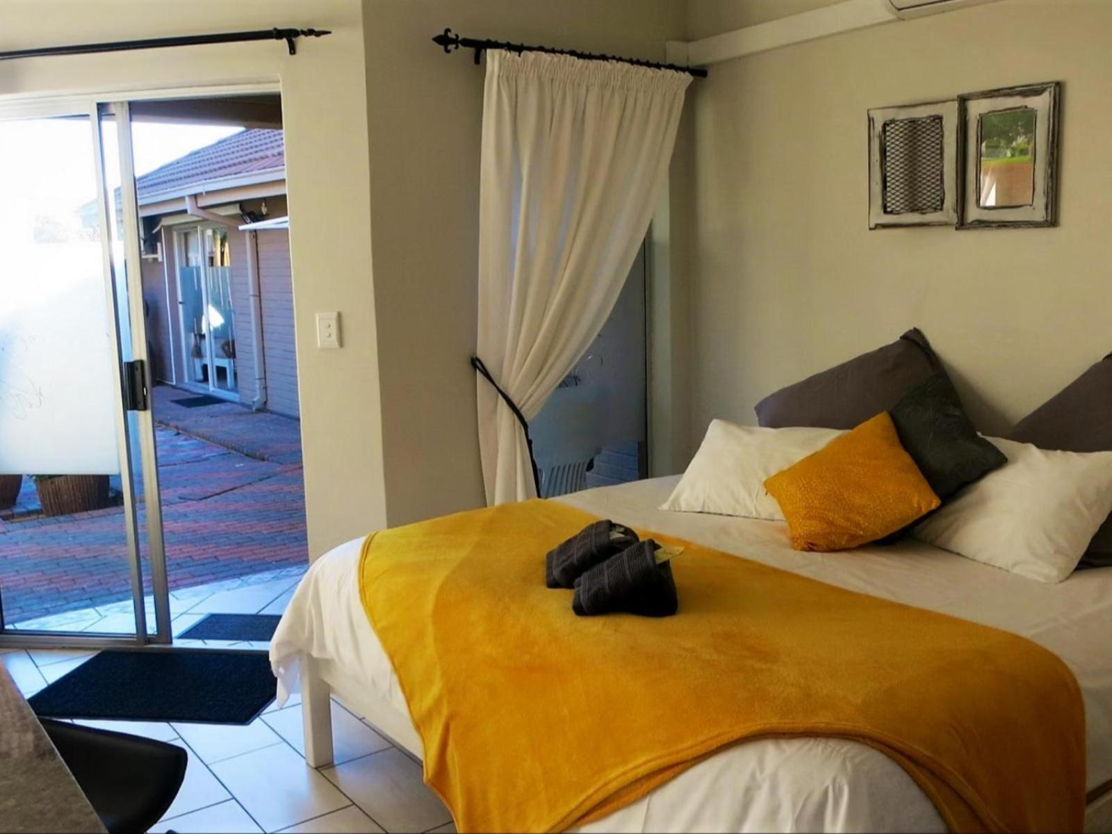 Ceelee'S Place Hotel Bloemfontein Room photo